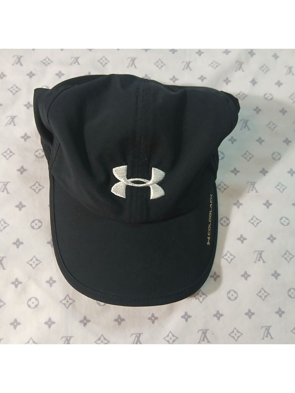 Under Armour Black Visor Hat Athletic Stretch Sportswear Logo Womans Fit